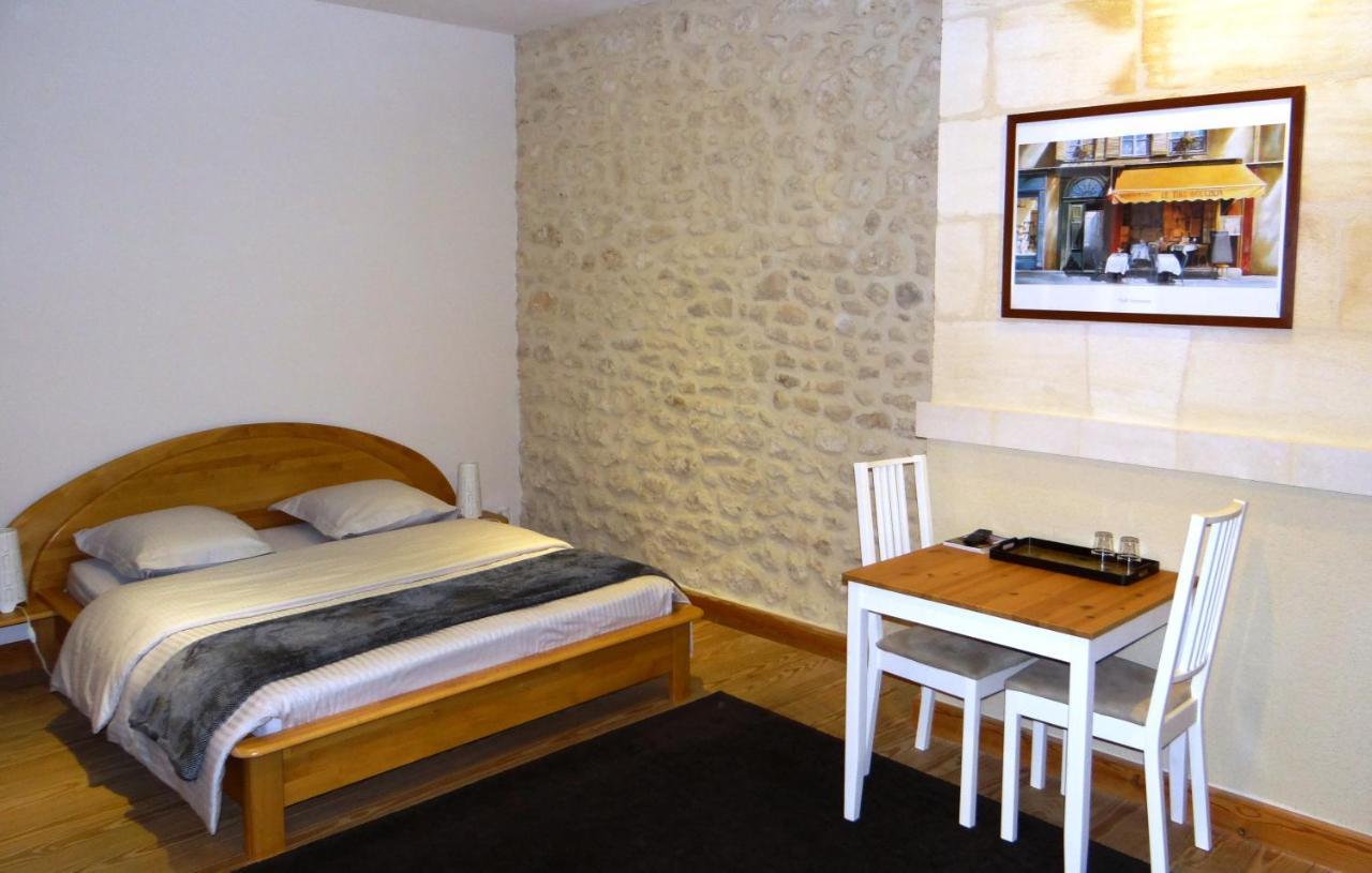 Au Coeur Des Vignobles Bed and Breakfast Saint-Estèphe Eksteriør billede
